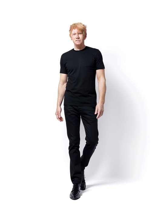  Donald trump wear a black t shirt, photo on white background, ADVERTISING PHOTO, high quality, ultrahigh resolution, highly detailed, (sharp focus), masterpiece